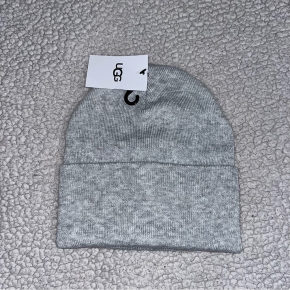 UGG Beanie - Picture 7 of 8